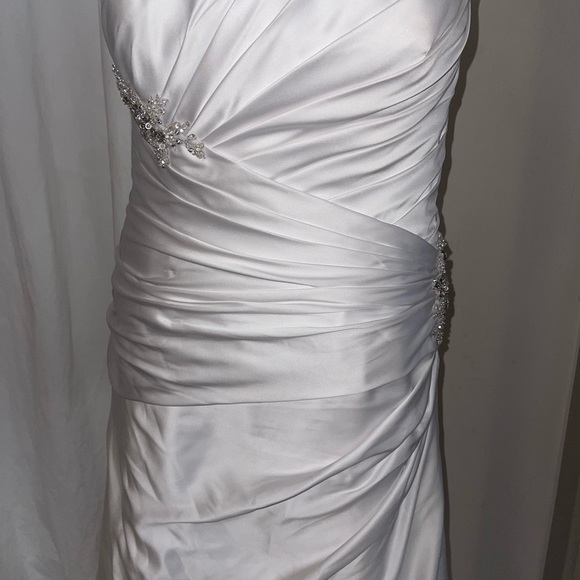 Beautiful Bonny wedding dress great for curves Size 16 Good Condition strapless - Picture 11 of 16